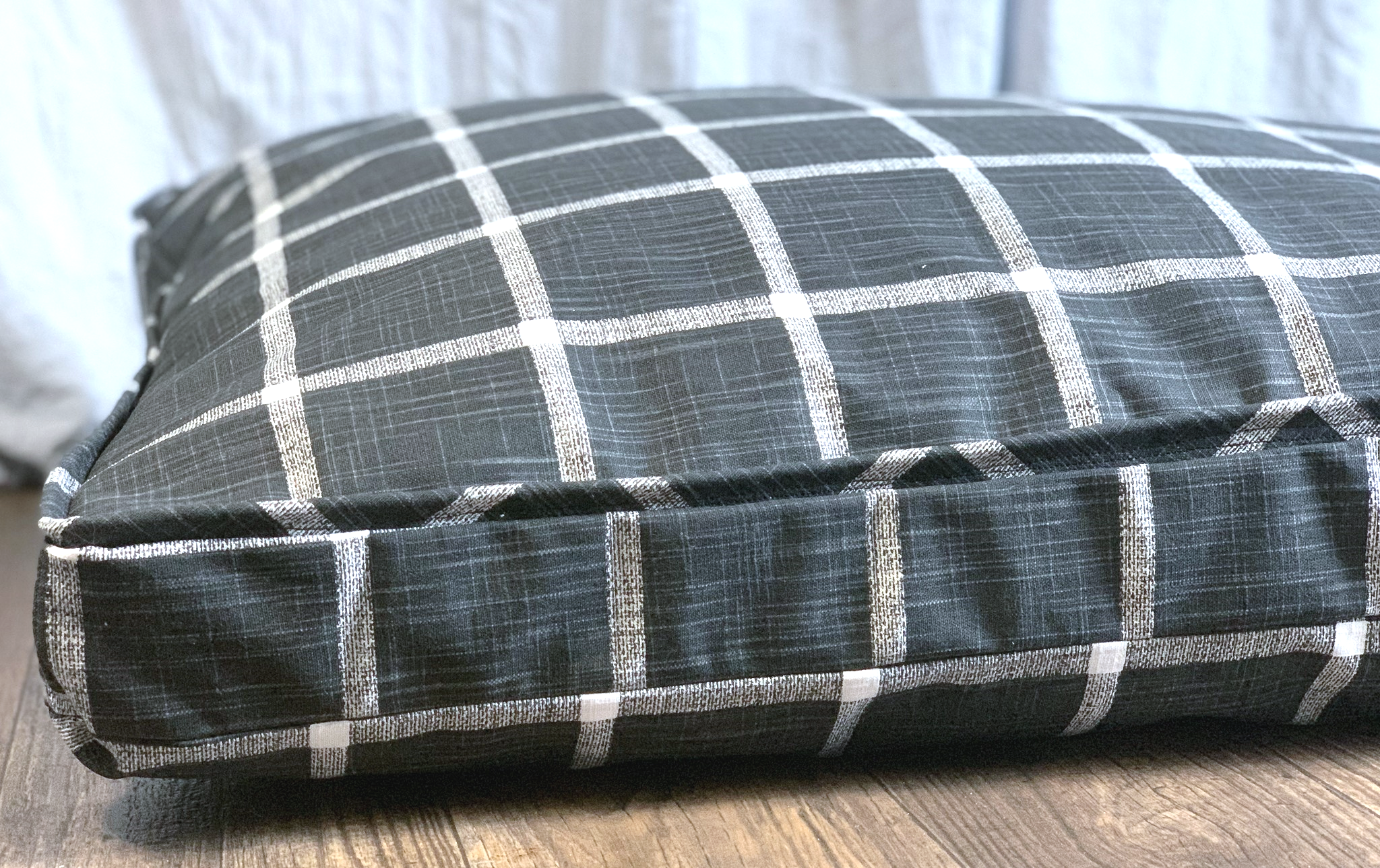 Modern Striped dog bed, Personalized Dog Bed, DOg Bed with Name, Embroidered Dog Bed, Dog Bed Amazon, Dog Bed Cover, Dog Bed Large, dog beds for small dogs, personalized dog bed cover, personalized dog bed crate,  dog bed with removable washable cover, cutest dog bed,  cute dog bed for girls, Modern dog Bed, industrial dog beds, dog beds to match home, gifts for pet lovers, Christmas gifts for pets, holiday pet gifts, small dog bed, large dog bed, extra large dog bed